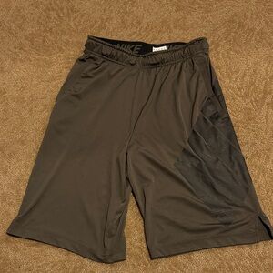 Nike Men's Dri-Fit Green Athletic Training Shorts - Size Medium